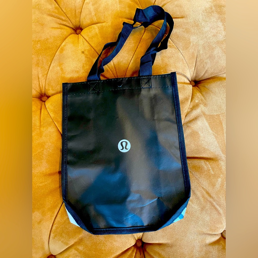 Lululemon small black bag